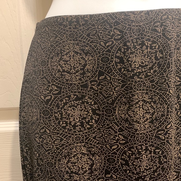 Black with brown design skirt - Picture 3 of 7